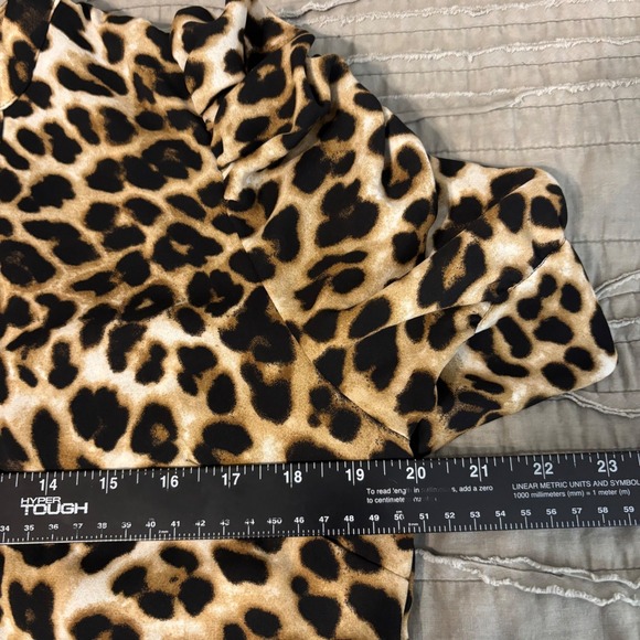 New York & Co Leopard Print Ruched Sleeve Button Up Blouse Tan Black Medium Y2K - Picture 8 of 10